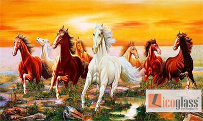  Tranh kính bát mã phong thủy